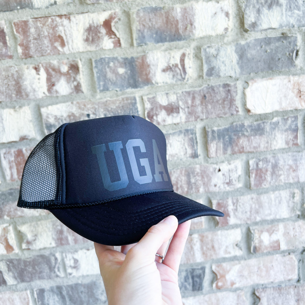UGA university of georgia black trucker hat