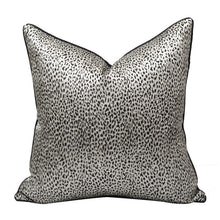 Load image into Gallery viewer, Stella | Pillow Cover
